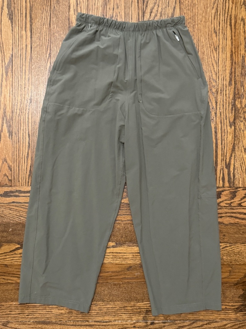 Lululemon Mid-rise Barrel Leg Crop Pant Army Green sz 6